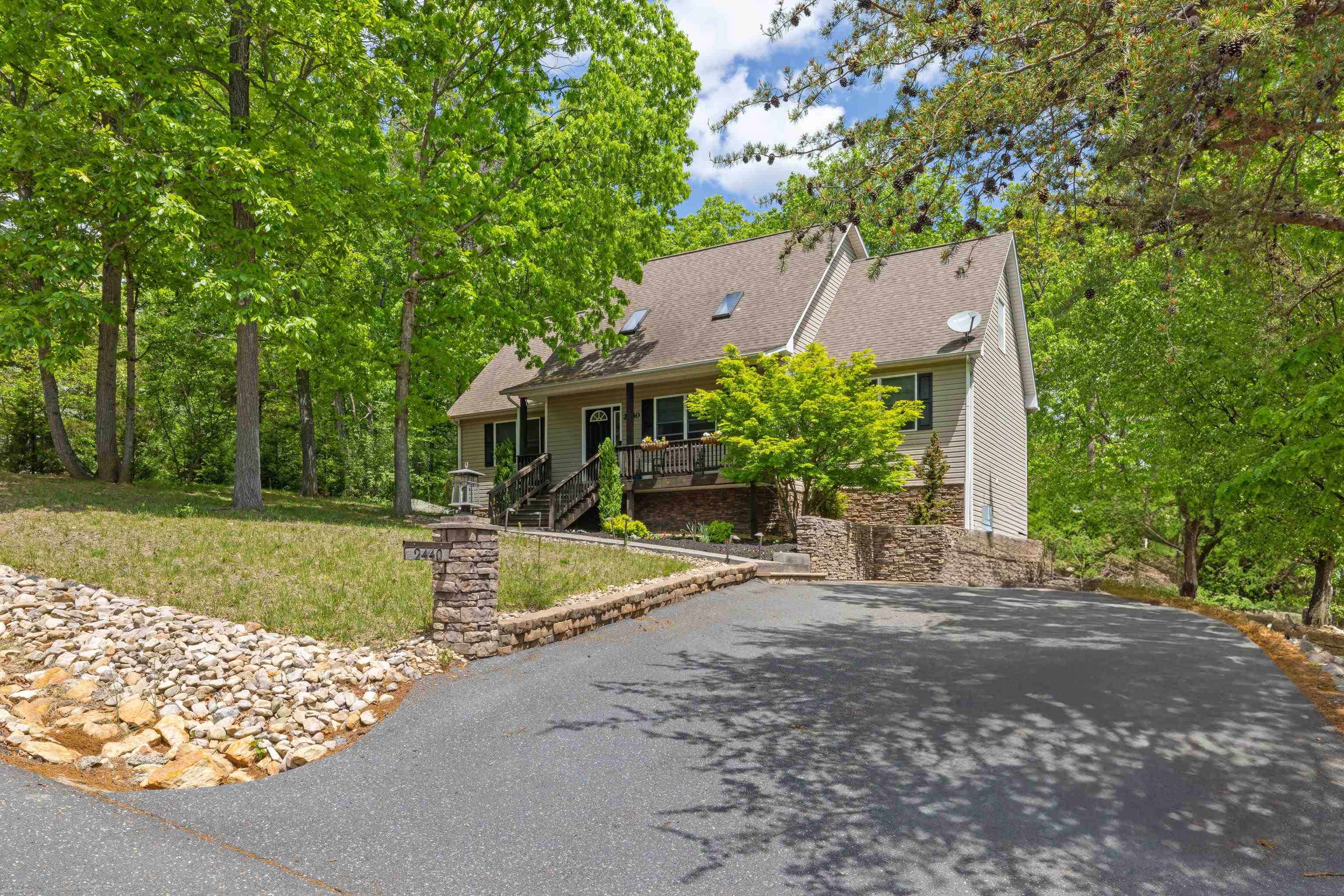 2440 MOUNTAIN DR, MCGAHEYSVILLE, Virginia 22840, 5 Bedrooms Bedrooms, ,3 BathroomsBathrooms,Residential,2440 MOUNTAIN DR,664032 MLS # 664032