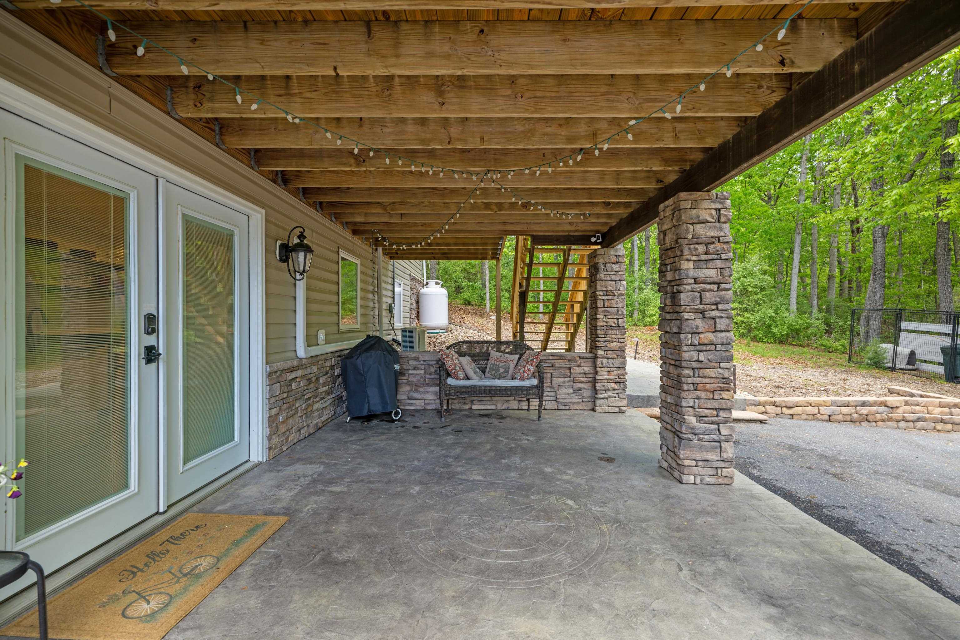 2440 MOUNTAIN DR, MCGAHEYSVILLE, Virginia 22840, 5 Bedrooms Bedrooms, ,3 BathroomsBathrooms,Residential,2440 MOUNTAIN DR,664032 MLS # 664032