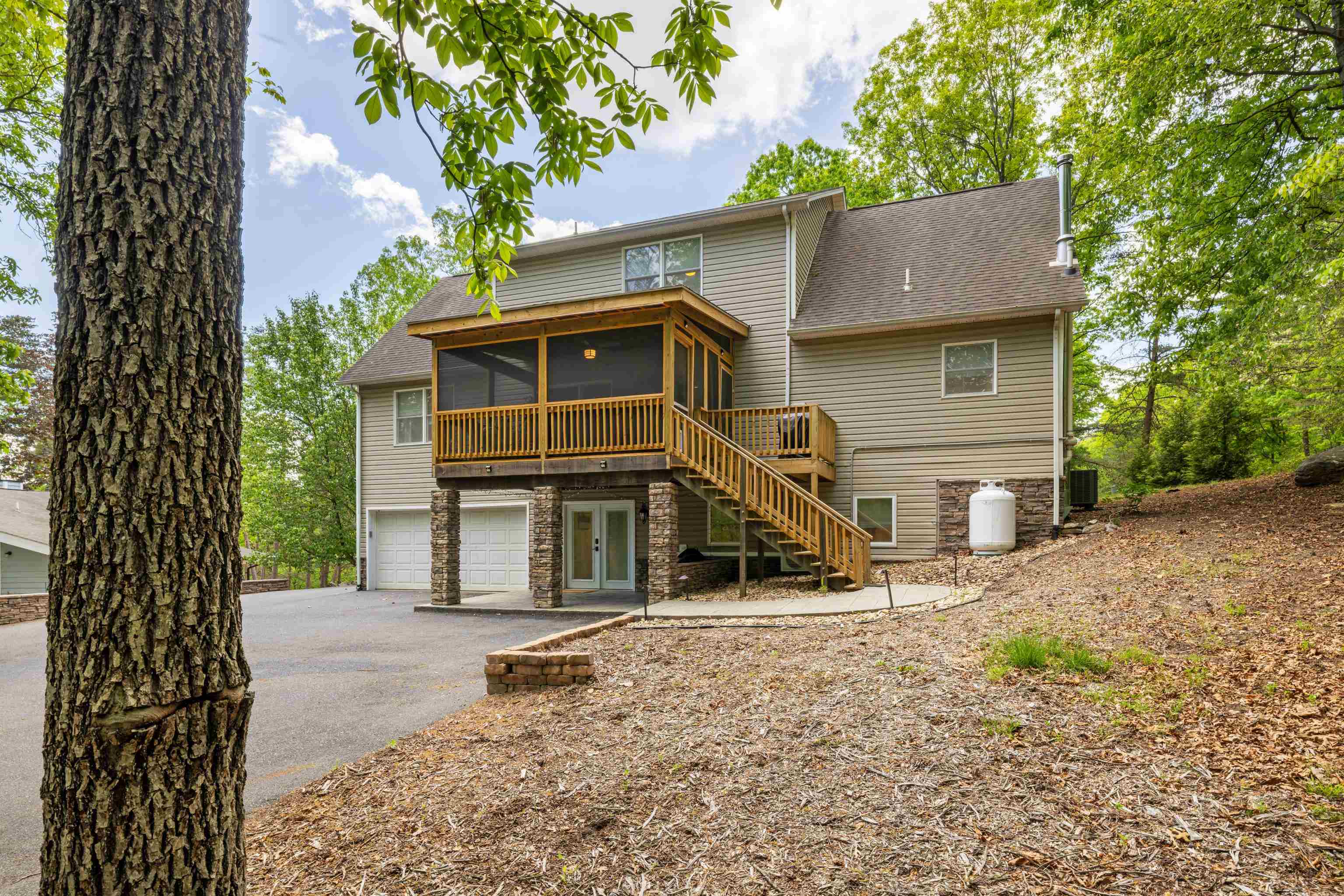2440 MOUNTAIN DR, MCGAHEYSVILLE, Virginia 22840, 5 Bedrooms Bedrooms, ,3 BathroomsBathrooms,Residential,2440 MOUNTAIN DR,664032 MLS # 664032