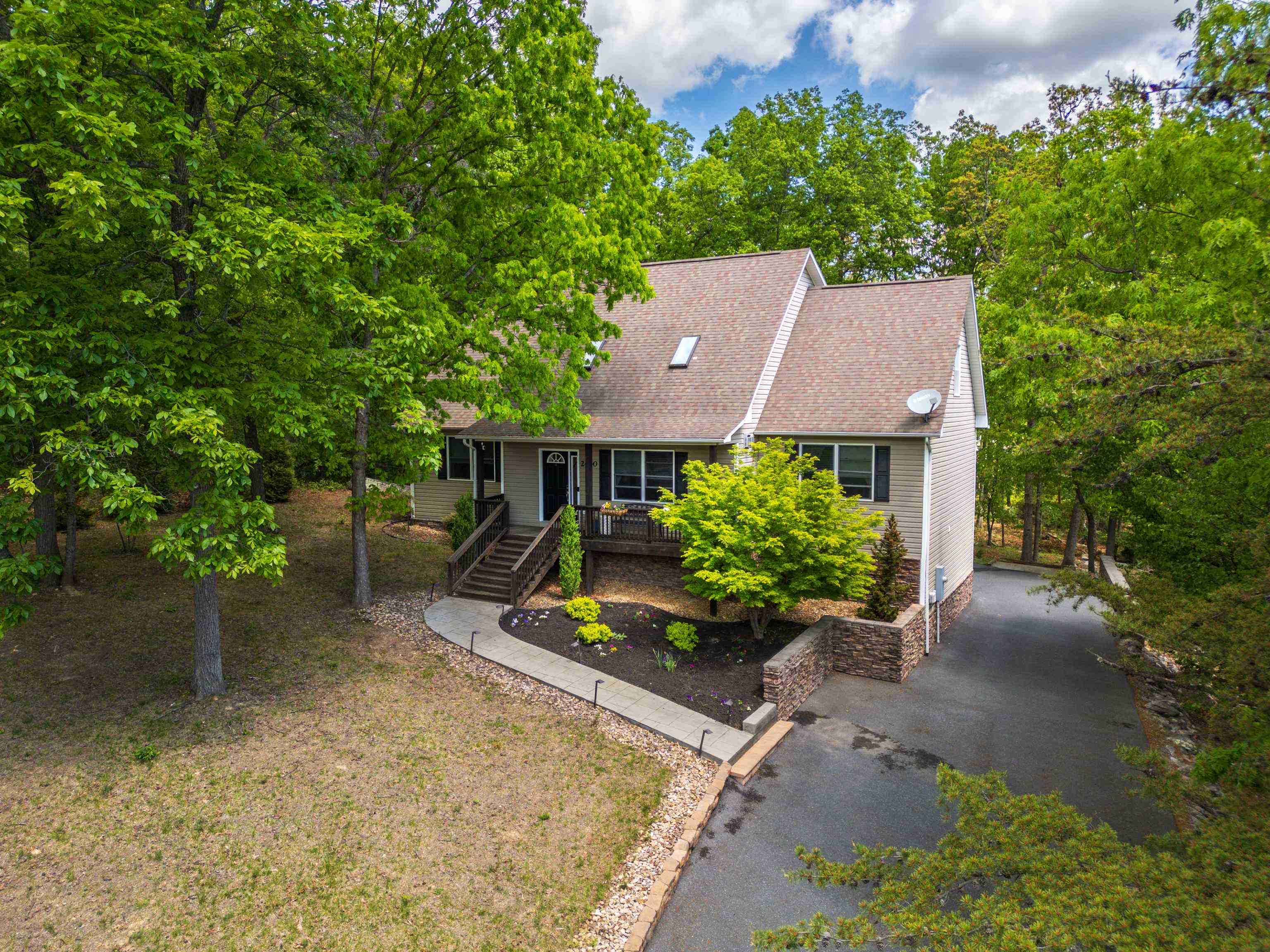 2440 MOUNTAIN DR, MCGAHEYSVILLE, Virginia 22840, 5 Bedrooms Bedrooms, ,3 BathroomsBathrooms,Residential,2440 MOUNTAIN DR,664032 MLS # 664032