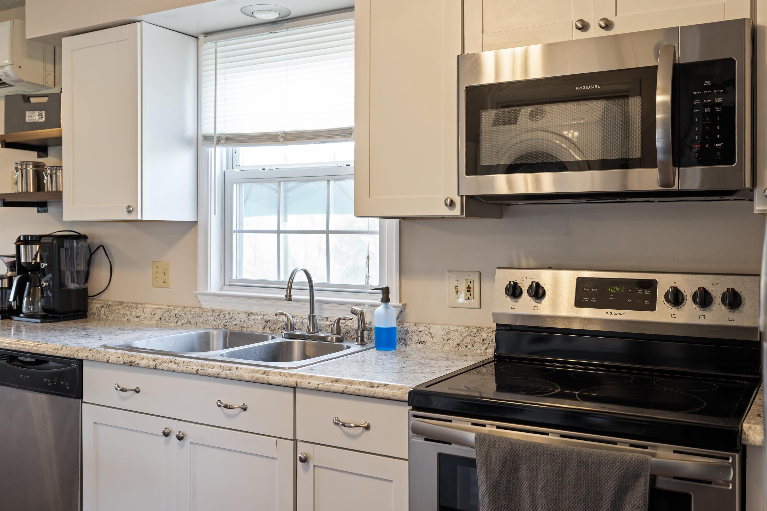 121 SUN BEAU CT, NEW MARKET, Virginia 22844, 3 Bedrooms Bedrooms, ,2 BathroomsBathrooms,Residential,121 SUN BEAU CT,664040 MLS # 664040