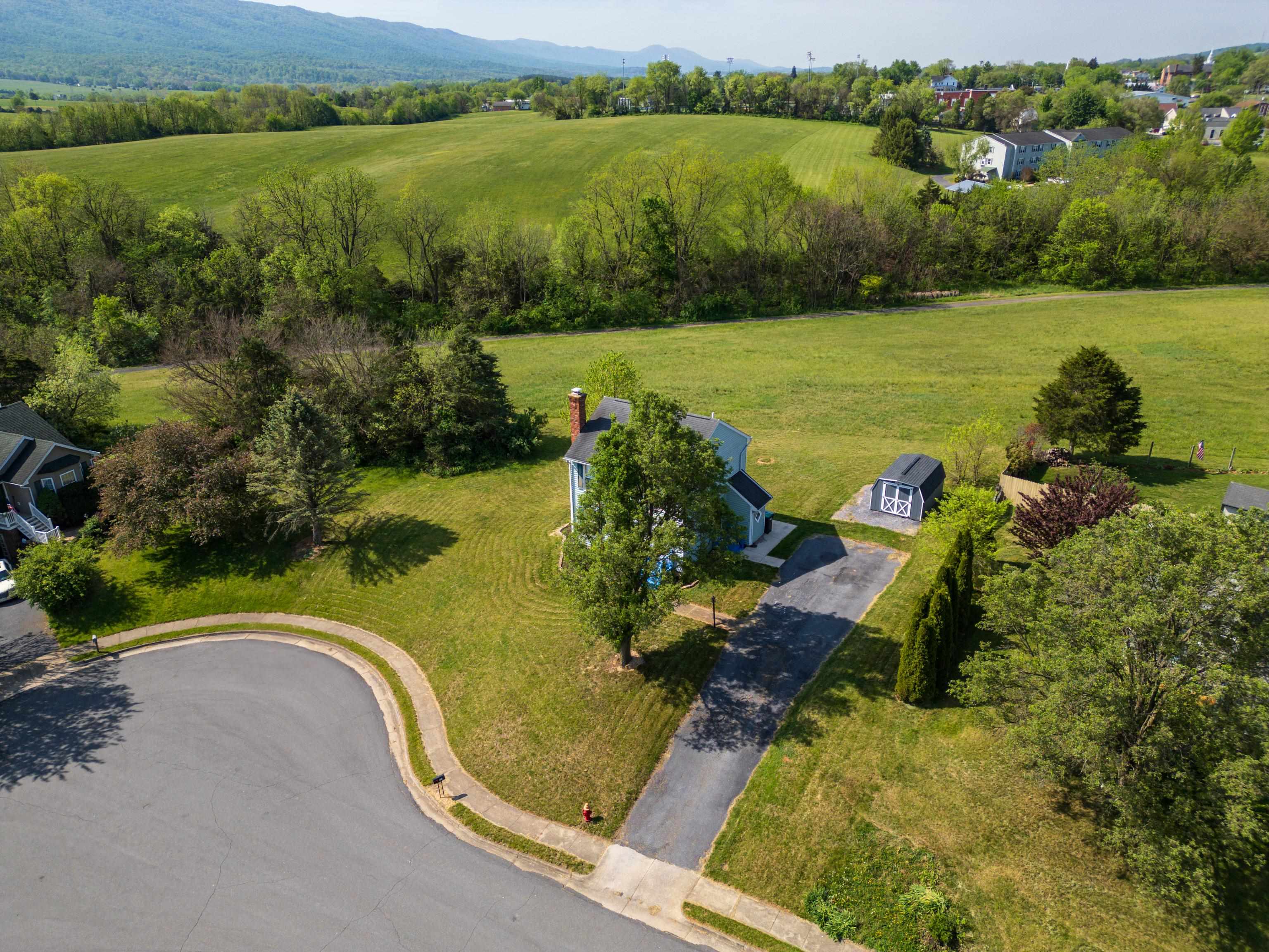 121 SUN BEAU CT, NEW MARKET, Virginia 22844, 3 Bedrooms Bedrooms, ,2 BathroomsBathrooms,Residential,121 SUN BEAU CT,664040 MLS # 664040
