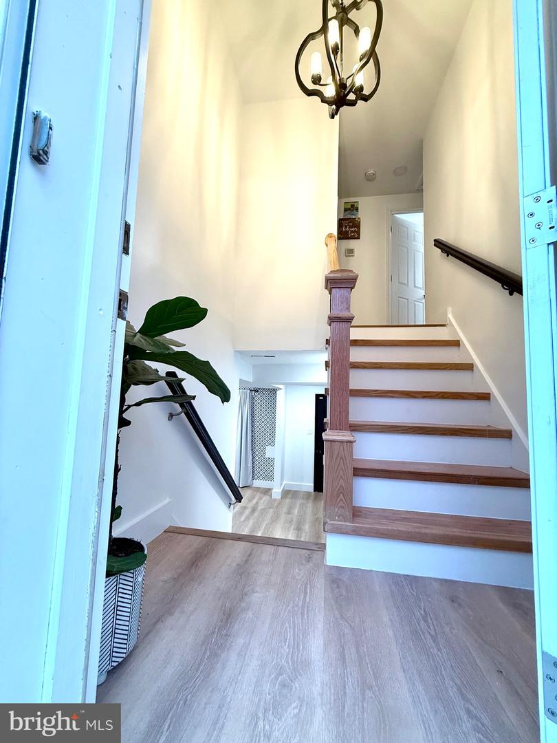 13727 MAHONEY DR, WOODBRIDGE, Virginia 22193, 3 Bedrooms Bedrooms, ,1 BathroomBathrooms,Residential,For sale,13727 MAHONEY DR,VAPW2090450 MLS # VAPW2090450
