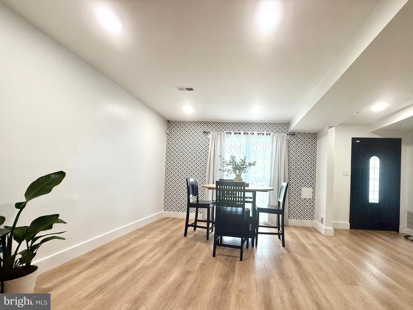 13727 MAHONEY DR, WOODBRIDGE, Virginia 22193, 3 Bedrooms Bedrooms, ,1 BathroomBathrooms,Residential,For sale,13727 MAHONEY DR,VAPW2090450 MLS # VAPW2090450
