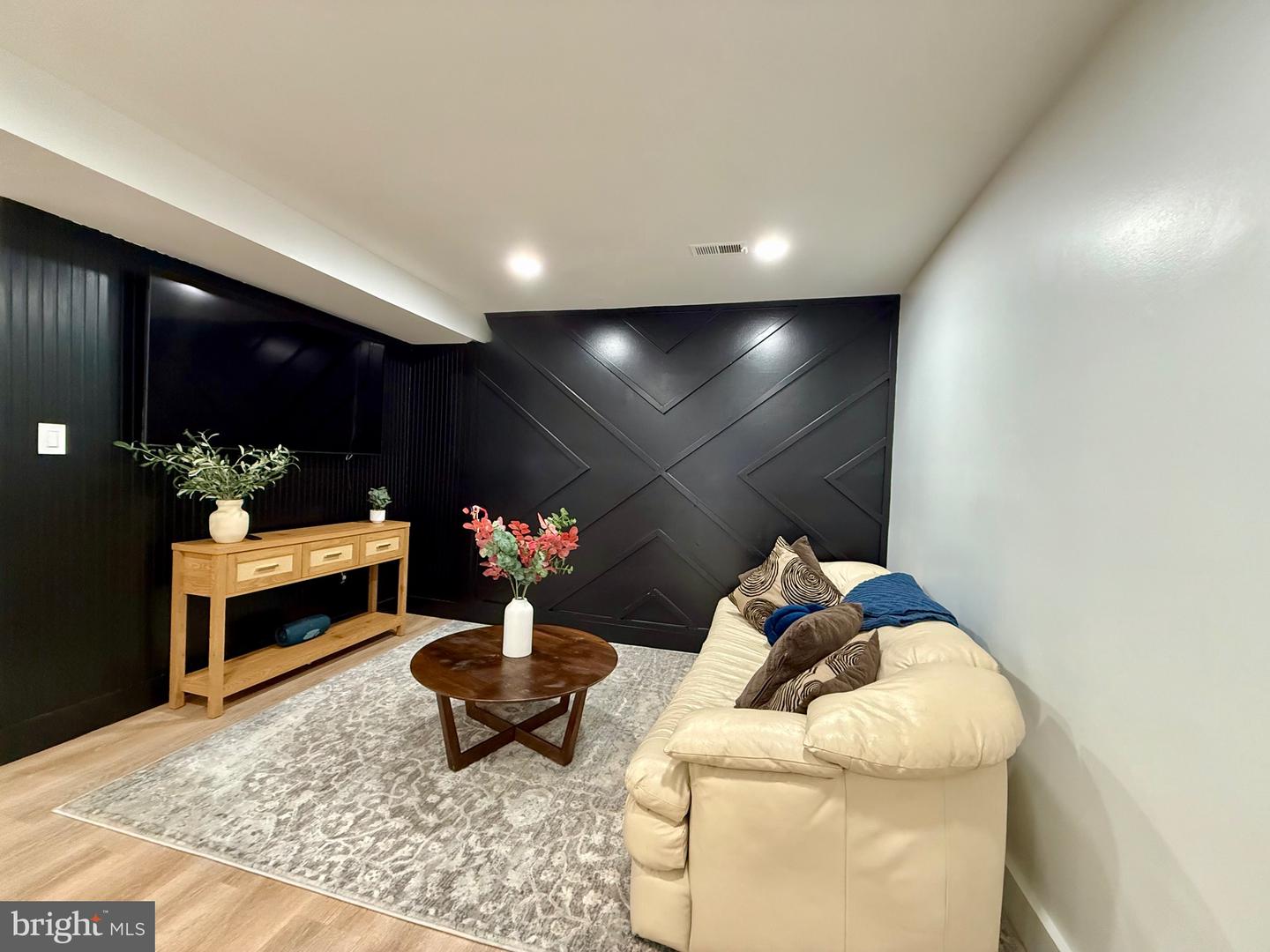 13727 MAHONEY DR, WOODBRIDGE, Virginia 22193, 3 Bedrooms Bedrooms, ,1 BathroomBathrooms,Residential,For sale,13727 MAHONEY DR,VAPW2090450 MLS # VAPW2090450