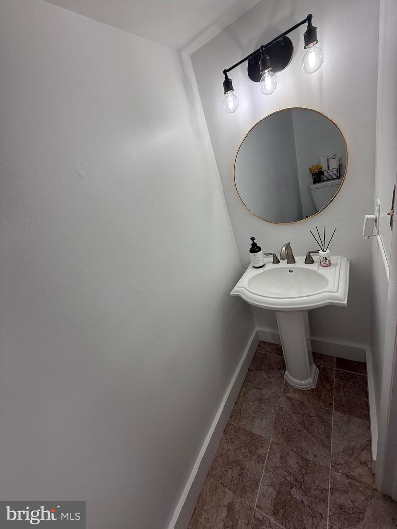 13727 MAHONEY DR, WOODBRIDGE, Virginia 22193, 3 Bedrooms Bedrooms, ,1 BathroomBathrooms,Residential,For sale,13727 MAHONEY DR,VAPW2090450 MLS # VAPW2090450