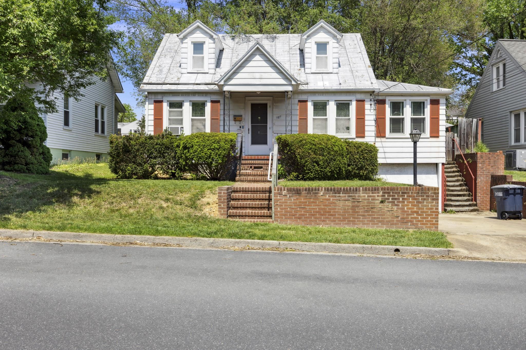 917 CHESTNUT DR, HARRISONBURG, Virginia 22801, 4 Bedrooms Bedrooms, ,1 BathroomBathrooms,Residential,917 CHESTNUT DR,664044 MLS # 664044