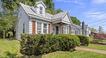 917 CHESTNUT DR, HARRISONBURG, Virginia 22801, 4 Bedrooms Bedrooms, ,1 BathroomBathrooms,Residential,917 CHESTNUT DR,664044 MLS # 664044
