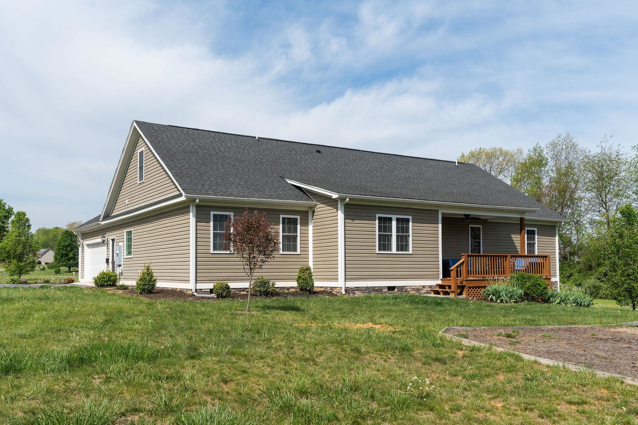 82 WILLOW LN, WAYNESBORO, Virginia 22980, 3 Bedrooms Bedrooms, ,3 BathroomsBathrooms,Residential,82 WILLOW LN,664047 MLS # 664047