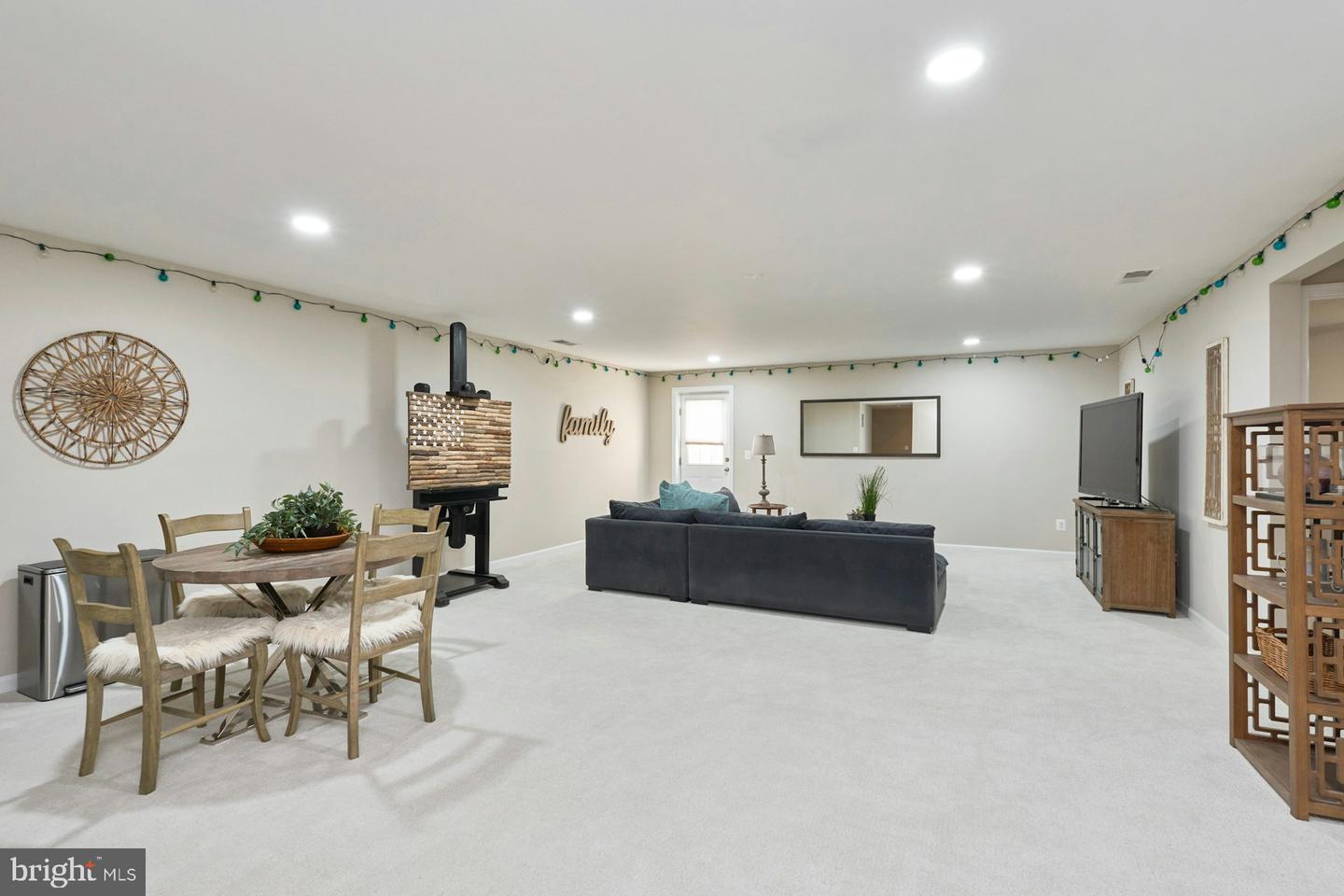 805 PENCOAST DR, PURCELLVILLE, Virginia 20132, 5 Bedrooms Bedrooms, ,3 BathroomsBathrooms,Residential,For sale,805 PENCOAST DR,VALO2092522 MLS # VALO2092522
