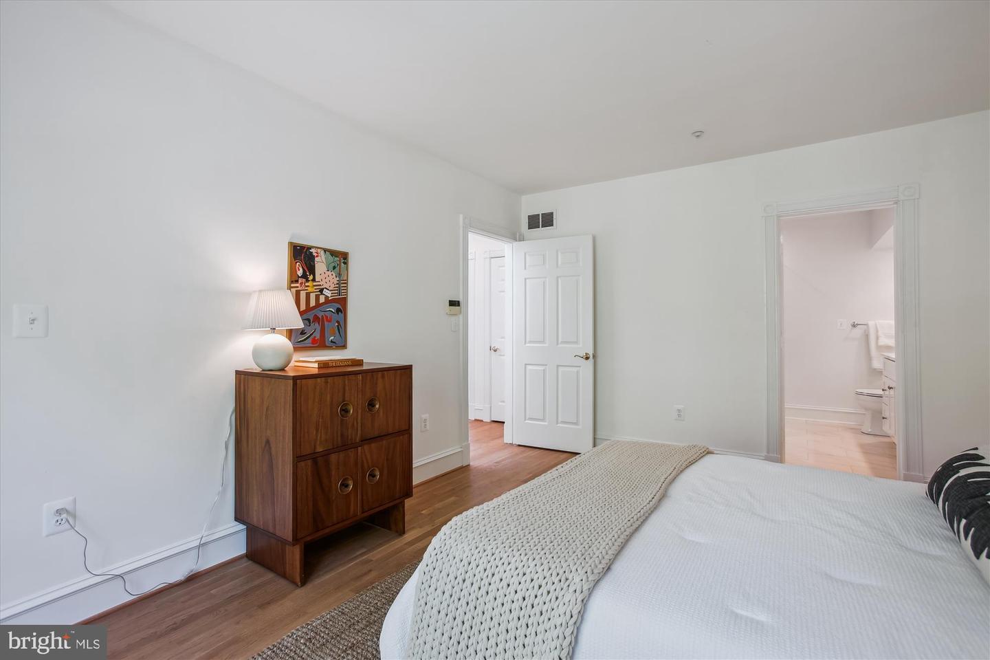 979 POWHATAN ST, ALEXANDRIA, Virginia 22314, 3 Bedrooms Bedrooms, ,3 BathroomsBathrooms,Residential,For sale,979 POWHATAN ST,VAAX2043426 MLS # VAAX2043426