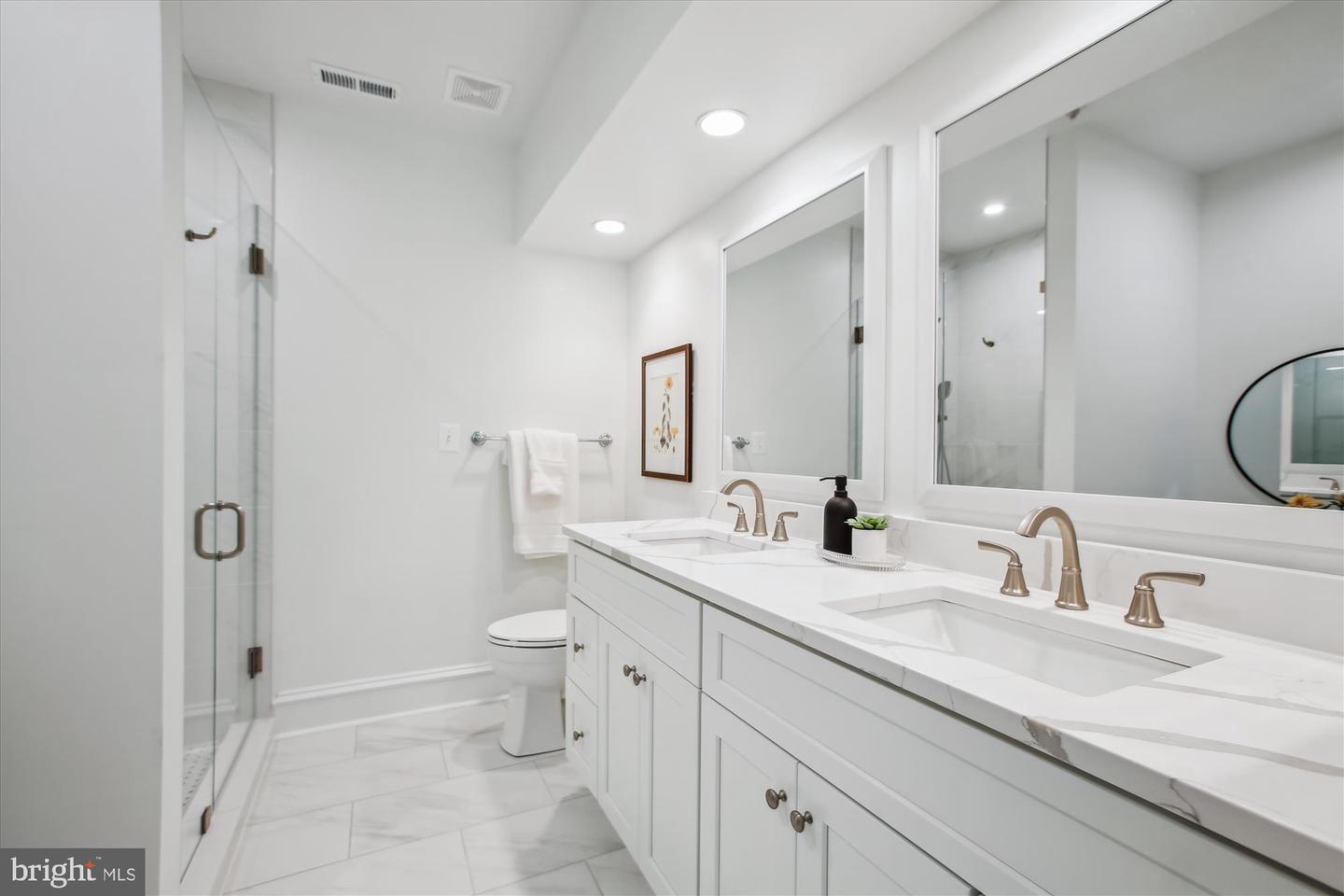 979 POWHATAN ST, ALEXANDRIA, Virginia 22314, 3 Bedrooms Bedrooms, ,3 BathroomsBathrooms,Residential,For sale,979 POWHATAN ST,VAAX2043426 MLS # VAAX2043426
