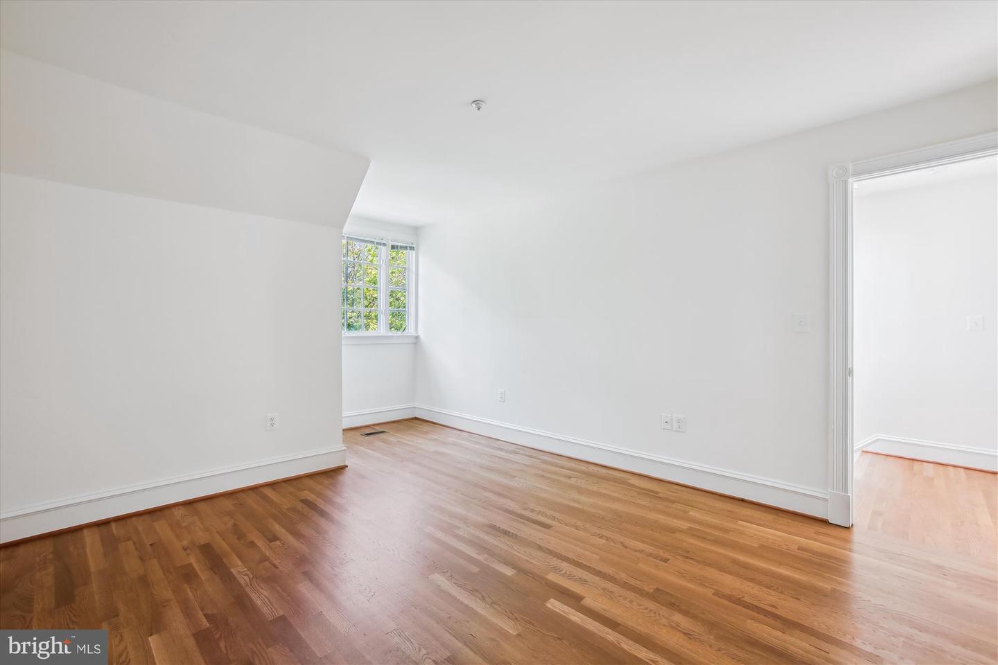 979 POWHATAN ST, ALEXANDRIA, Virginia 22314, 3 Bedrooms Bedrooms, ,3 BathroomsBathrooms,Residential,For sale,979 POWHATAN ST,VAAX2043426 MLS # VAAX2043426