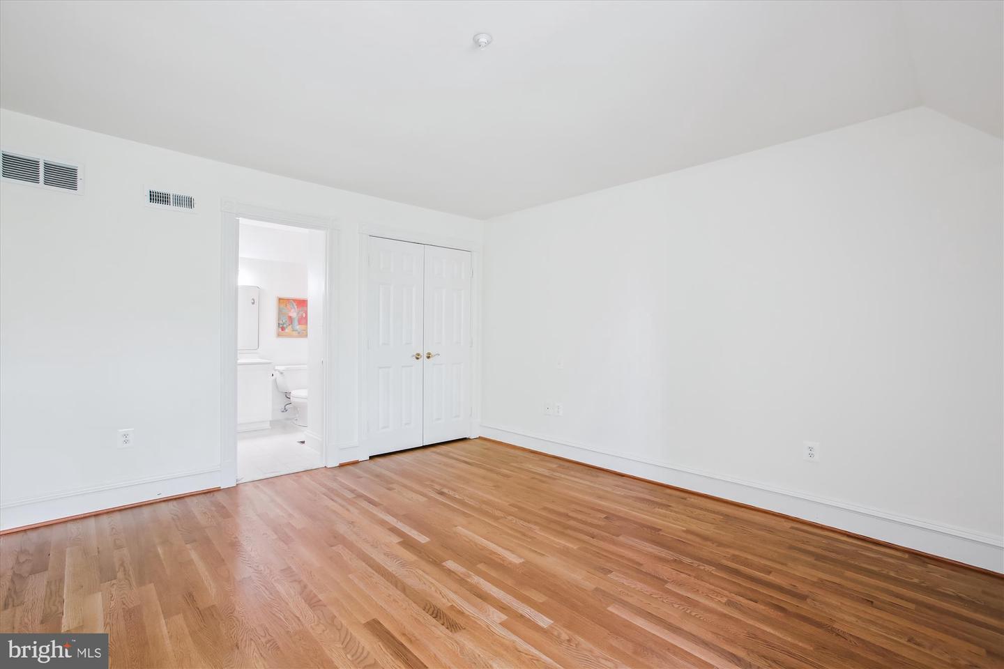 979 POWHATAN ST, ALEXANDRIA, Virginia 22314, 3 Bedrooms Bedrooms, ,3 BathroomsBathrooms,Residential,For sale,979 POWHATAN ST,VAAX2043426 MLS # VAAX2043426