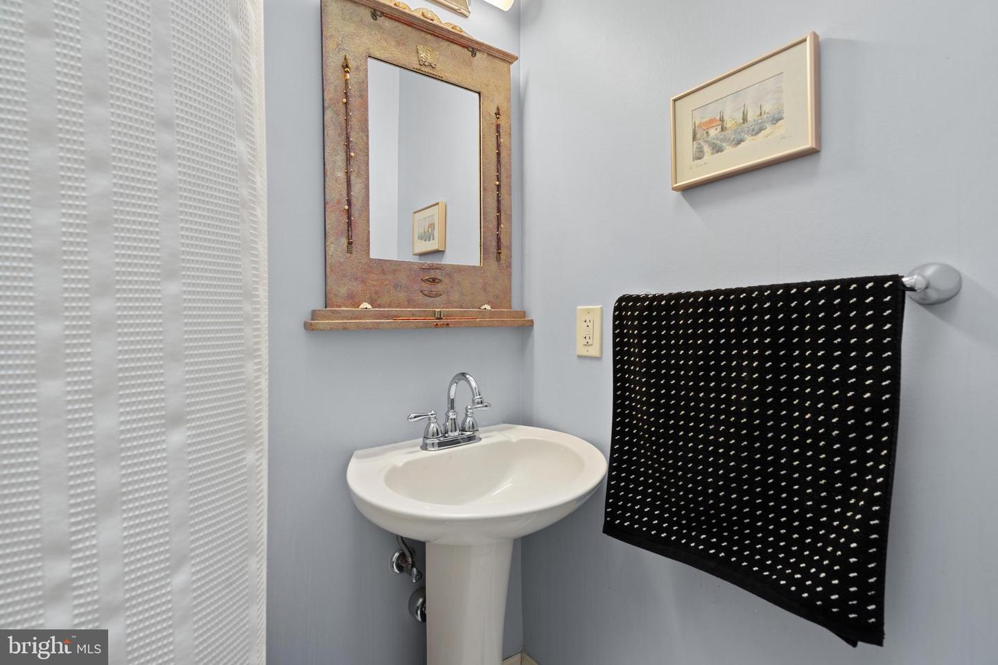 510 13TH ST SE, WASHINGTON, District Of Columbia 20003, 3 Bedrooms Bedrooms, ,2 BathroomsBathrooms,Residential,For sale,510 13TH ST SE,DCDC2193010 MLS # DCDC2193010