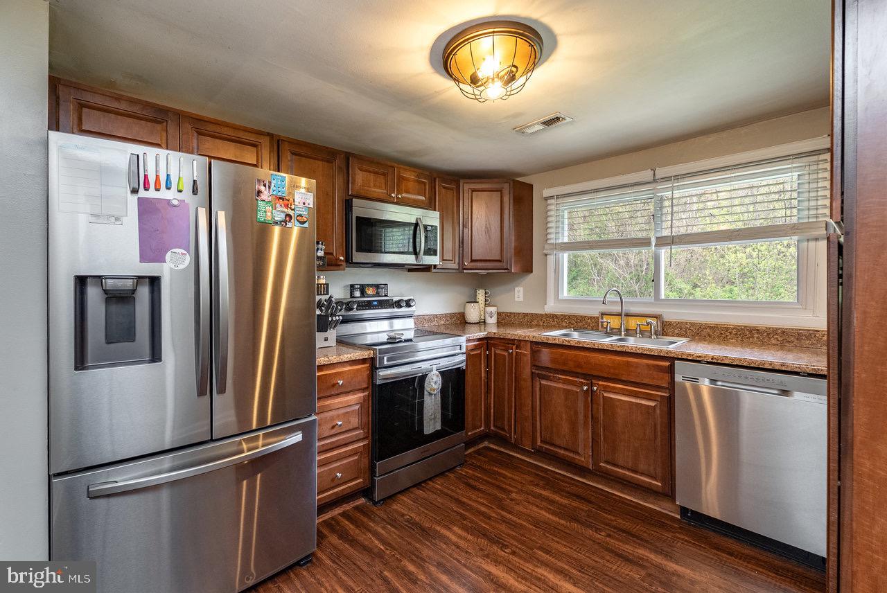 275 IDA HOLLOW RD, LURAY, Virginia 22835, 2 Bedrooms Bedrooms, ,1 BathroomBathrooms,Residential,For sale,275 IDA HOLLOW RD,VAPA2004708 MLS # VAPA2004708