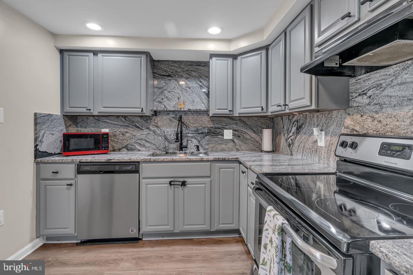 17631 WASHINGTON ST, DUMFRIES, Virginia 22026, 3 Bedrooms Bedrooms, ,2 BathroomsBathrooms,Residential,For sale,17631 WASHINGTON ST,VAPW2091414 MLS # VAPW2091414