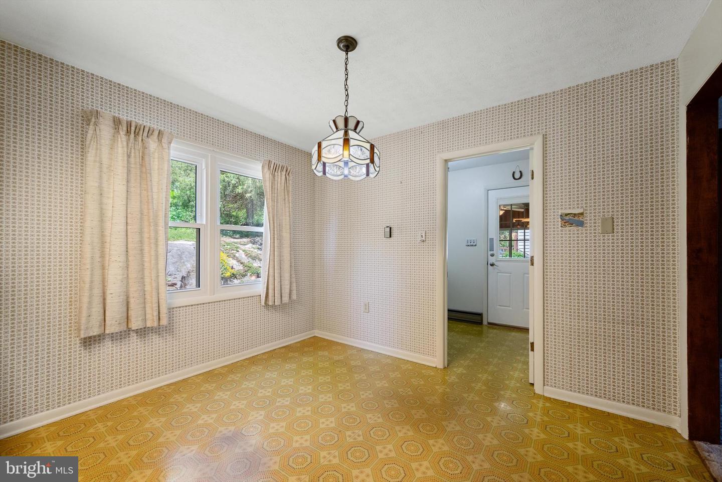319 WALKER ST, WINCHESTER, Virginia 22601, 4 Bedrooms Bedrooms, ,2 BathroomsBathrooms,Residential,For sale,319 WALKER ST,VAWI2007456 MLS # VAWI2007456