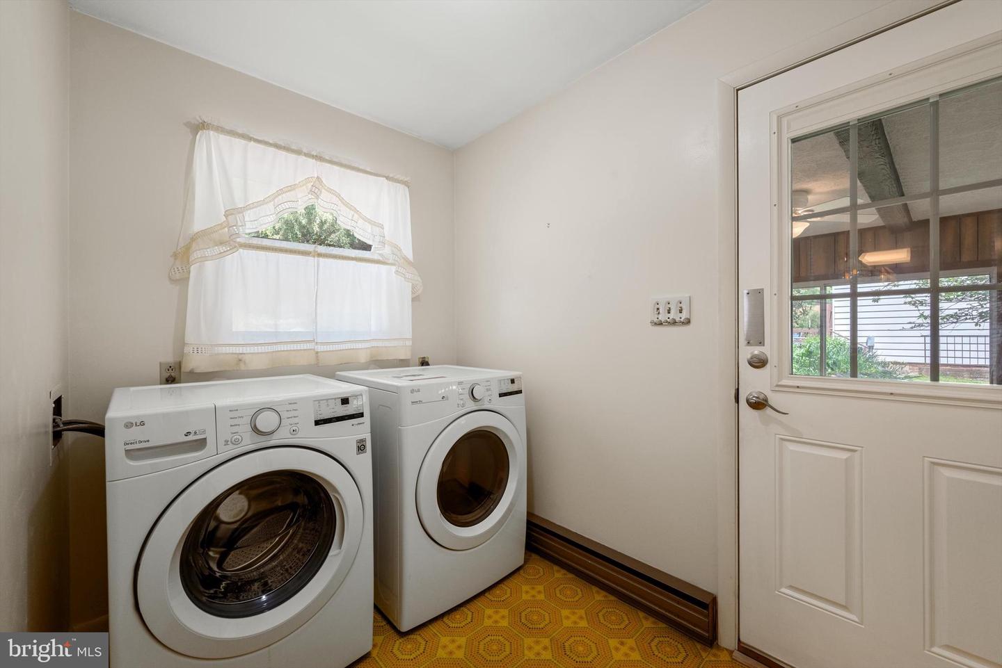 319 WALKER ST, WINCHESTER, Virginia 22601, 4 Bedrooms Bedrooms, ,2 BathroomsBathrooms,Residential,For sale,319 WALKER ST,VAWI2007456 MLS # VAWI2007456