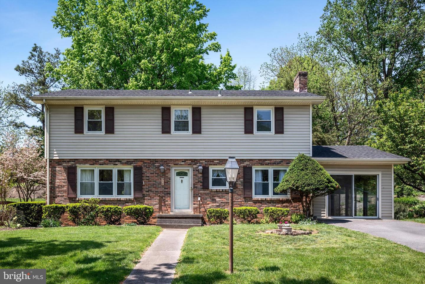 319 WALKER ST, WINCHESTER, Virginia 22601, 4 Bedrooms Bedrooms, ,2 BathroomsBathrooms,Residential,For sale,319 WALKER ST,VAWI2007456 MLS # VAWI2007456