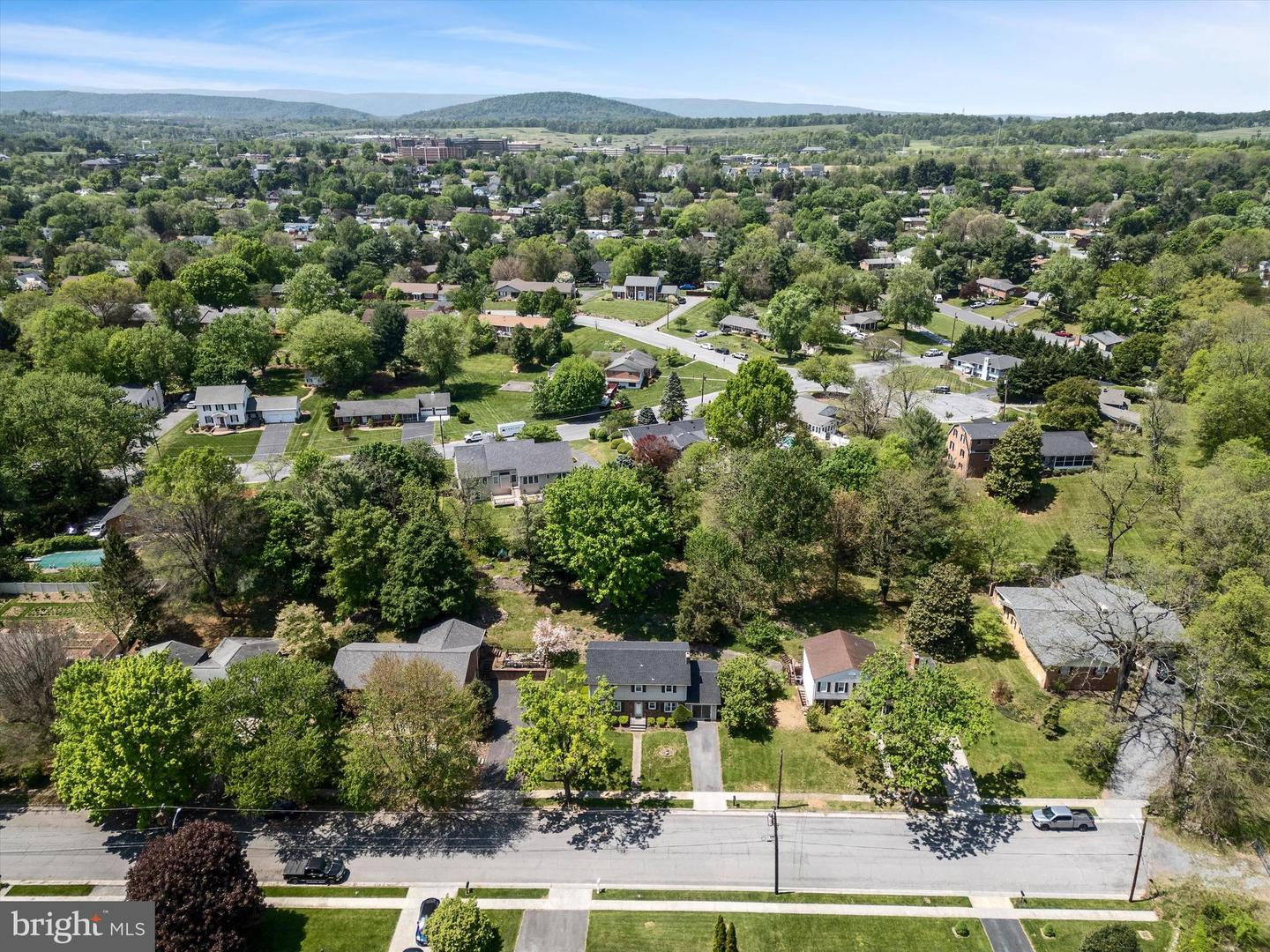 319 WALKER ST, WINCHESTER, Virginia 22601, 4 Bedrooms Bedrooms, ,2 BathroomsBathrooms,Residential,For sale,319 WALKER ST,VAWI2007456 MLS # VAWI2007456