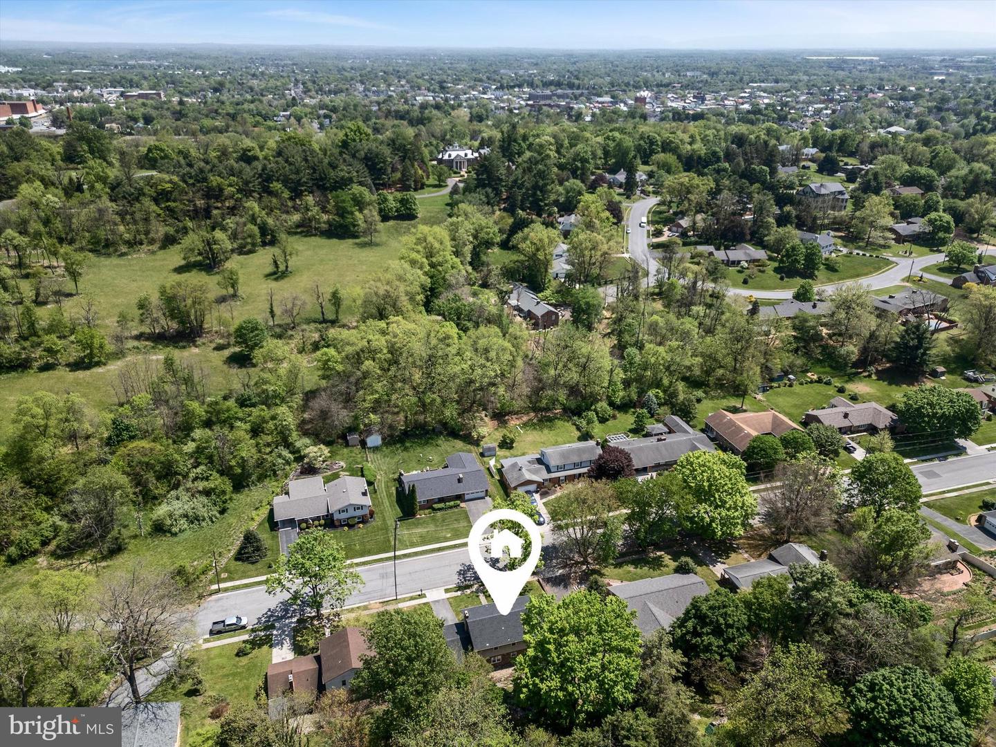 319 WALKER ST, WINCHESTER, Virginia 22601, 4 Bedrooms Bedrooms, ,2 BathroomsBathrooms,Residential,For sale,319 WALKER ST,VAWI2007456 MLS # VAWI2007456