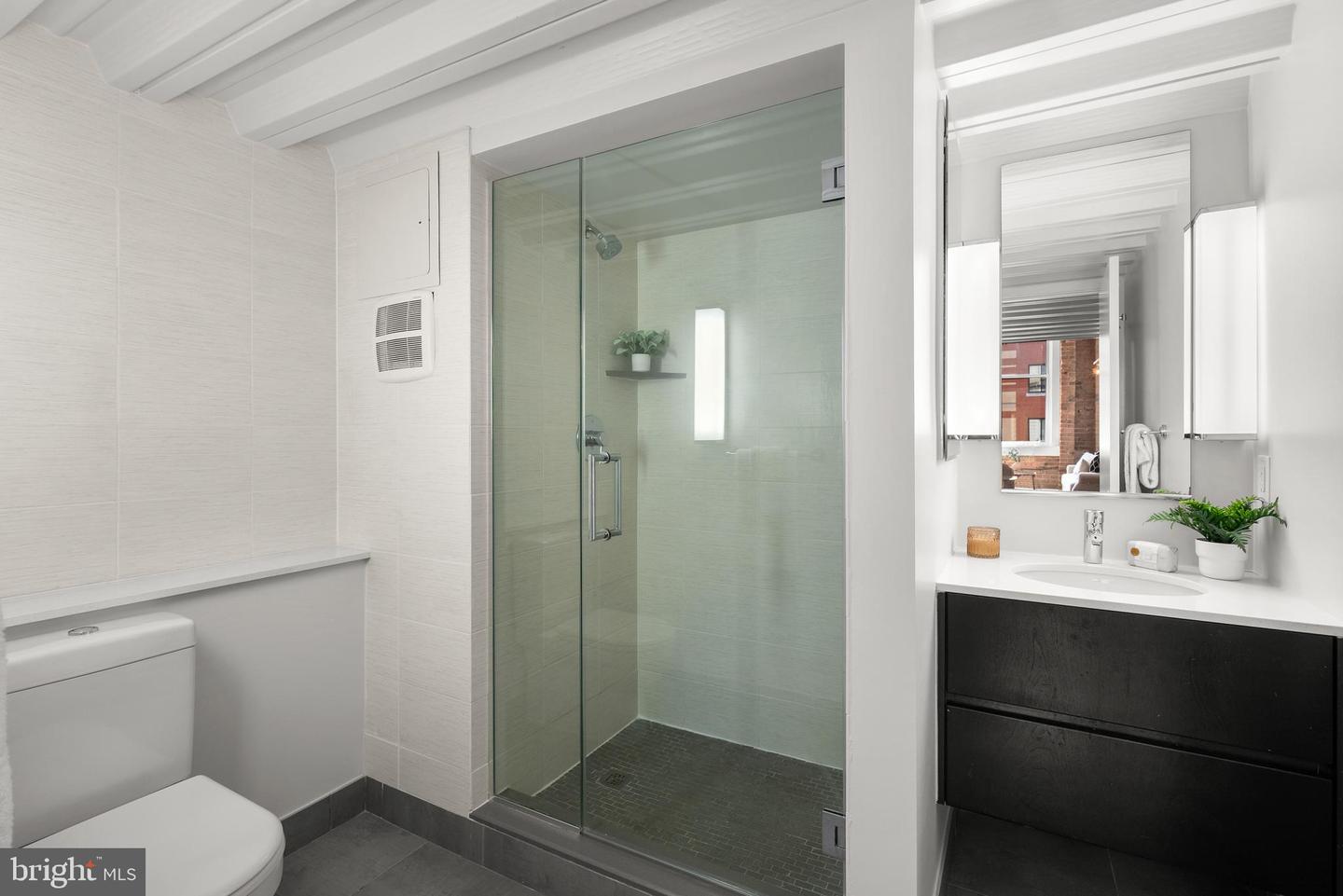 1401 R ST NW #304, WASHINGTON, District Of Columbia 20009, 1 Bedroom Bedrooms, ,1 BathroomBathrooms,Residential,For sale,1401 R ST NW #304,DCDC2194514 MLS # DCDC2194514
