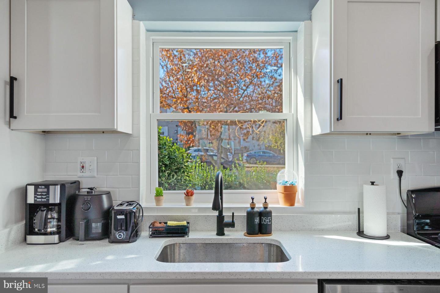 229 TENNESSEE AVE, ALEXANDRIA, Virginia 22305, 3 Bedrooms Bedrooms, ,2 BathroomsBathrooms,Residential,For sale,229 TENNESSEE AVE,VAAX2043916 MLS # VAAX2043916