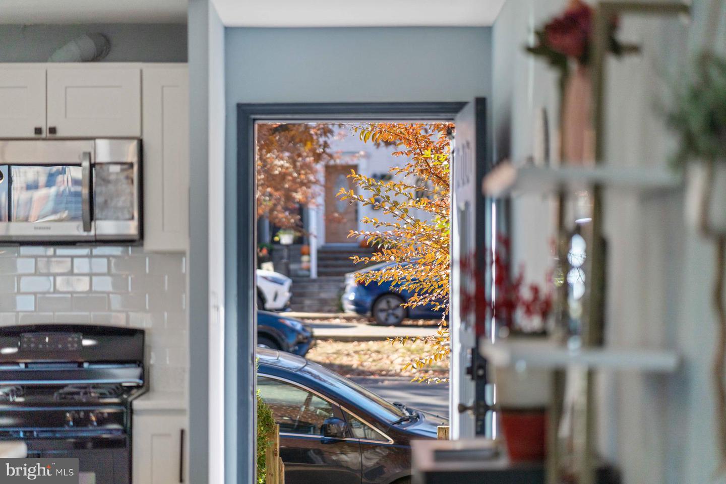 229 TENNESSEE AVE, ALEXANDRIA, Virginia 22305, 3 Bedrooms Bedrooms, ,2 BathroomsBathrooms,Residential,For sale,229 TENNESSEE AVE,VAAX2043916 MLS # VAAX2043916