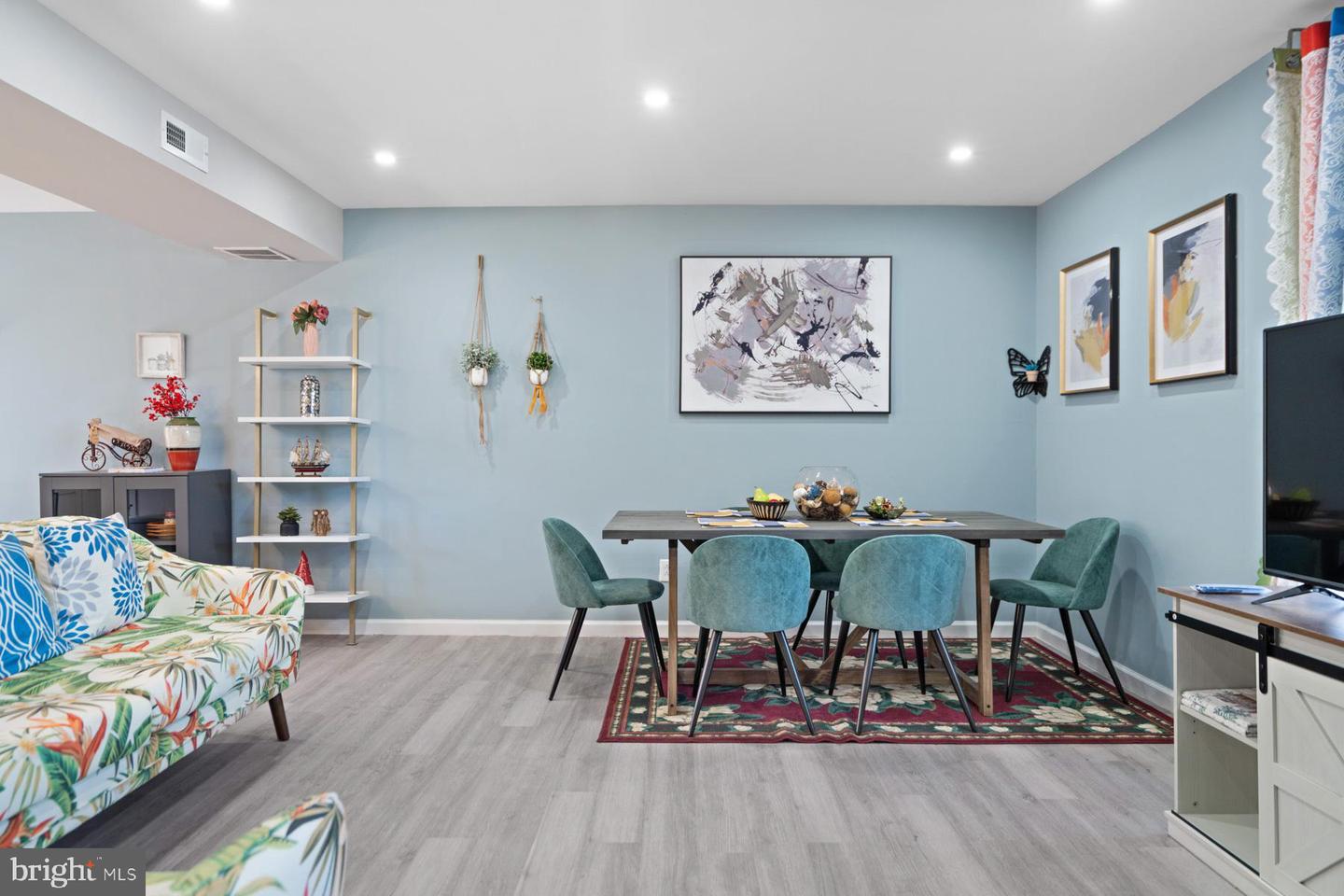 229 TENNESSEE AVE, ALEXANDRIA, Virginia 22305, 3 Bedrooms Bedrooms, ,2 BathroomsBathrooms,Residential,For sale,229 TENNESSEE AVE,VAAX2043916 MLS # VAAX2043916