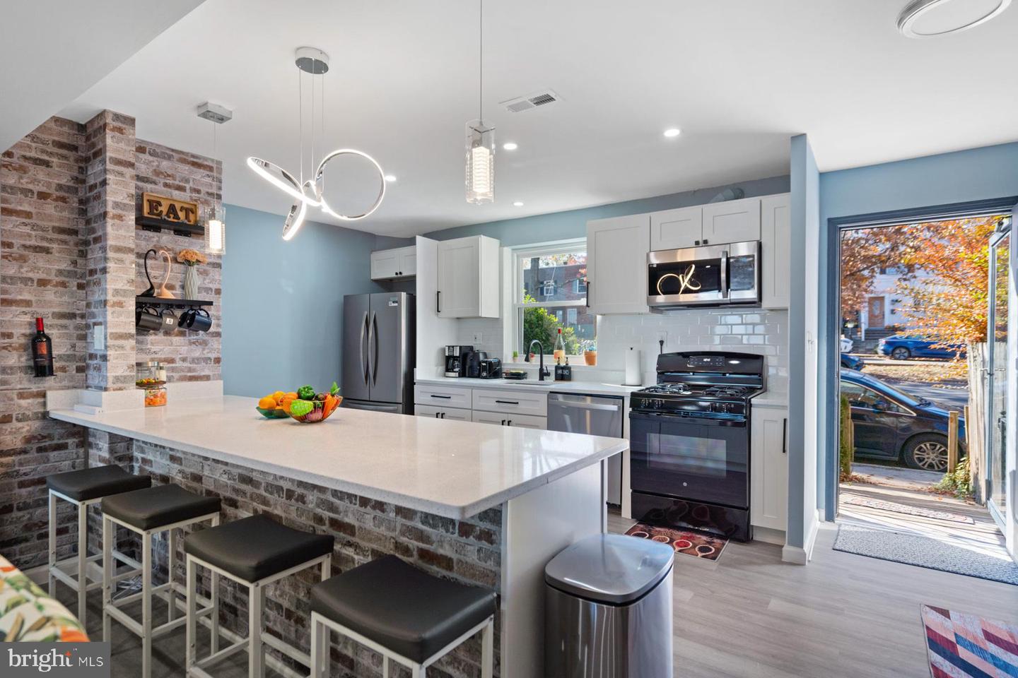 229 TENNESSEE AVE, ALEXANDRIA, Virginia 22305, 3 Bedrooms Bedrooms, ,2 BathroomsBathrooms,Residential,For sale,229 TENNESSEE AVE,VAAX2043916 MLS # VAAX2043916