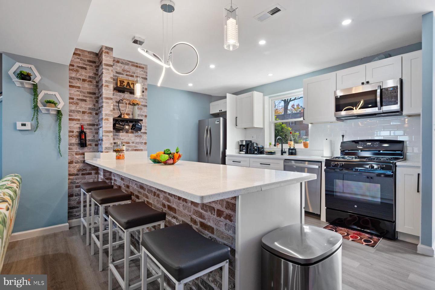 229 TENNESSEE AVE, ALEXANDRIA, Virginia 22305, 3 Bedrooms Bedrooms, ,2 BathroomsBathrooms,Residential,For sale,229 TENNESSEE AVE,VAAX2043916 MLS # VAAX2043916