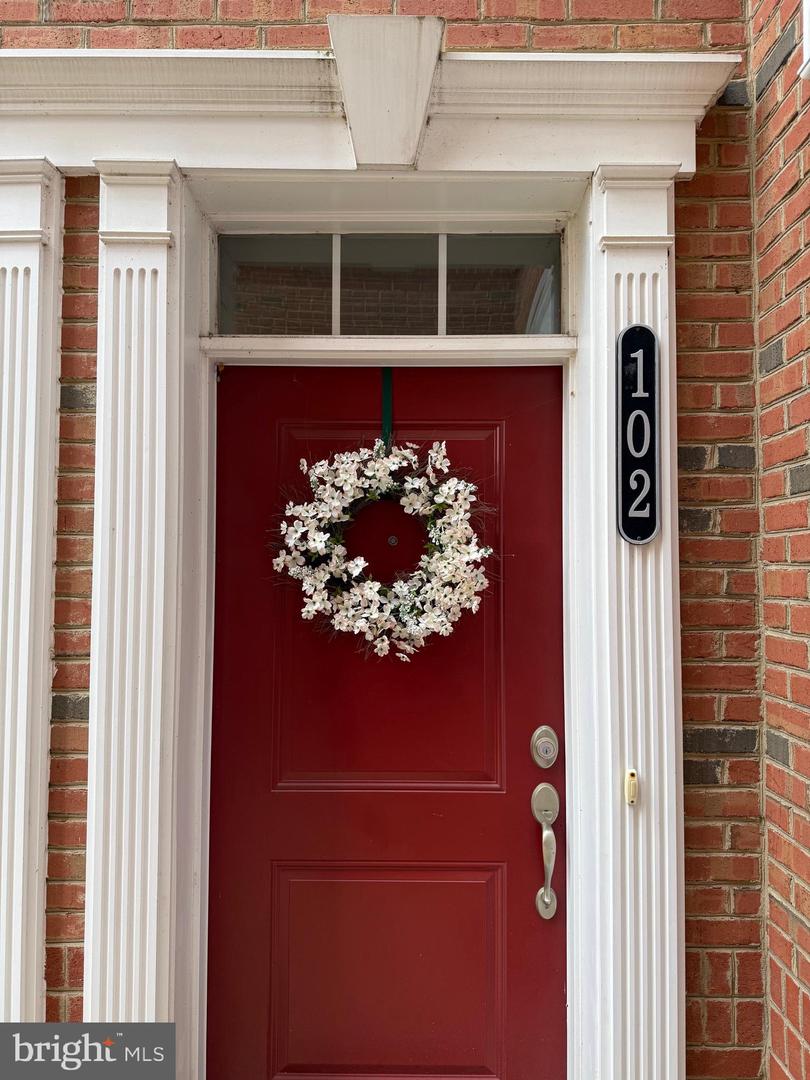 23266 SOUTHDOWN MANOR TER #102, ASHBURN, Virginia 20148, 2 Bedrooms Bedrooms, ,2 BathroomsBathrooms,Residential,For sale,23266 SOUTHDOWN MANOR TER #102,VALO2093562 MLS # VALO2093562