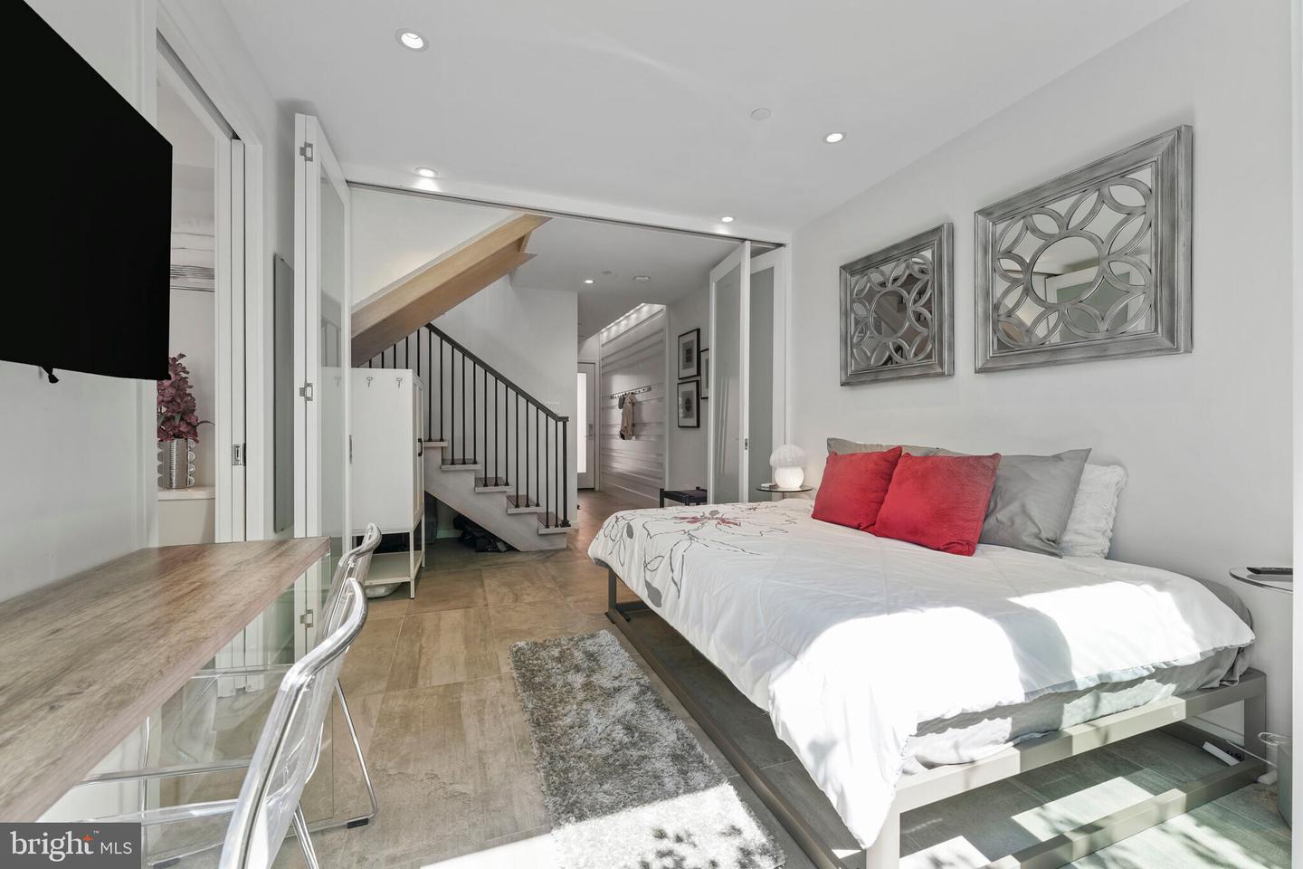 1313 LINDEN CT NE, WASHINGTON, District Of Columbia 20002, 3 Bedrooms Bedrooms, ,3 BathroomsBathrooms,Residential,For sale,1313 LINDEN CT NE,DCDC2195070 MLS # DCDC2195070