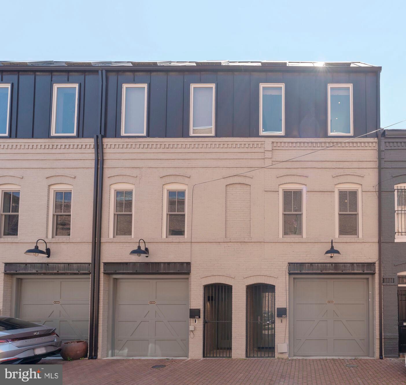 1313 LINDEN CT NE, WASHINGTON, District Of Columbia 20002, 3 Bedrooms Bedrooms, ,3 BathroomsBathrooms,Residential,For sale,1313 LINDEN CT NE,DCDC2195070 MLS # DCDC2195070