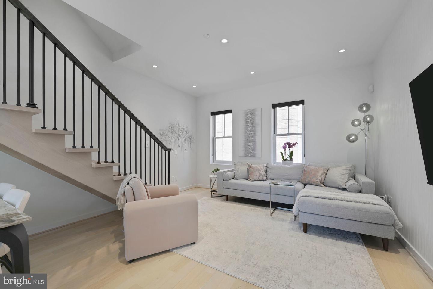 1313 LINDEN CT NE, WASHINGTON, District Of Columbia 20002, 3 Bedrooms Bedrooms, ,3 BathroomsBathrooms,Residential,For sale,1313 LINDEN CT NE,DCDC2195070 MLS # DCDC2195070