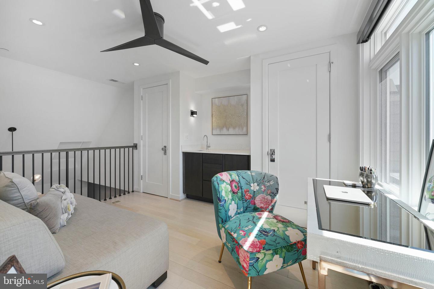 1313 LINDEN CT NE, WASHINGTON, District Of Columbia 20002, 3 Bedrooms Bedrooms, ,3 BathroomsBathrooms,Residential,For sale,1313 LINDEN CT NE,DCDC2195070 MLS # DCDC2195070