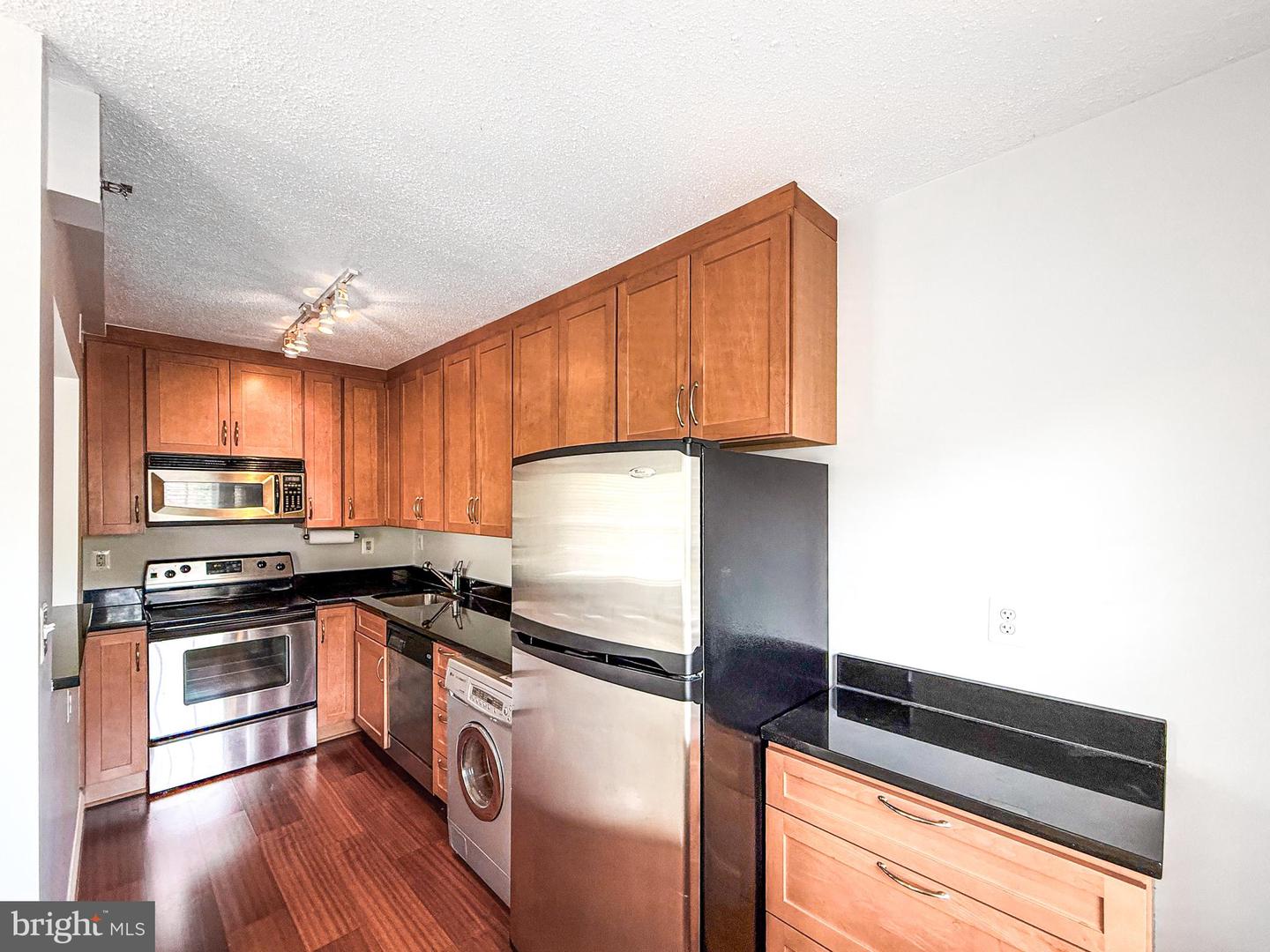 612 BASHFORD LN #1221, ALEXANDRIA, Virginia 22314, 1 Bedroom Bedrooms, ,1 BathroomBathrooms,Residential,For sale,612 BASHFORD LN #1221,VAAX2044066 MLS # VAAX2044066