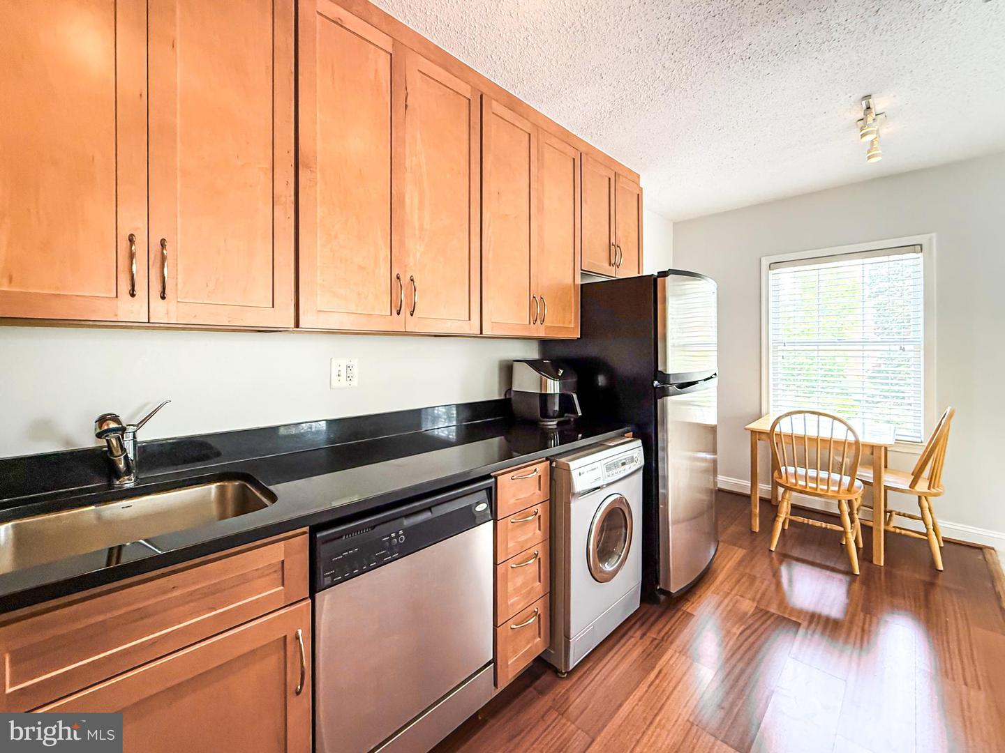 612 BASHFORD LN #1221, ALEXANDRIA, Virginia 22314, 1 Bedroom Bedrooms, ,1 BathroomBathrooms,Residential,For sale,612 BASHFORD LN #1221,VAAX2044066 MLS # VAAX2044066