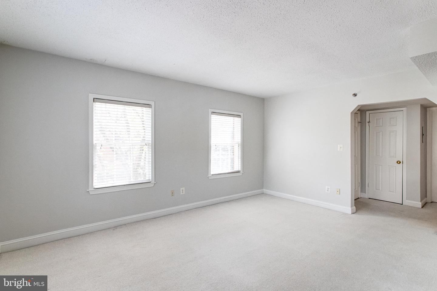 612 BASHFORD LN #1221, ALEXANDRIA, Virginia 22314, 1 Bedroom Bedrooms, ,1 BathroomBathrooms,Residential,For sale,612 BASHFORD LN #1221,VAAX2044066 MLS # VAAX2044066
