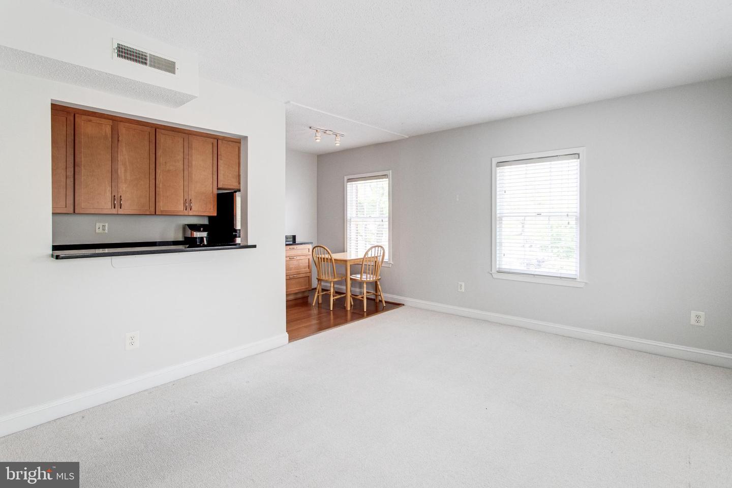 612 BASHFORD LN #1221, ALEXANDRIA, Virginia 22314, 1 Bedroom Bedrooms, ,1 BathroomBathrooms,Residential,For sale,612 BASHFORD LN #1221,VAAX2044066 MLS # VAAX2044066