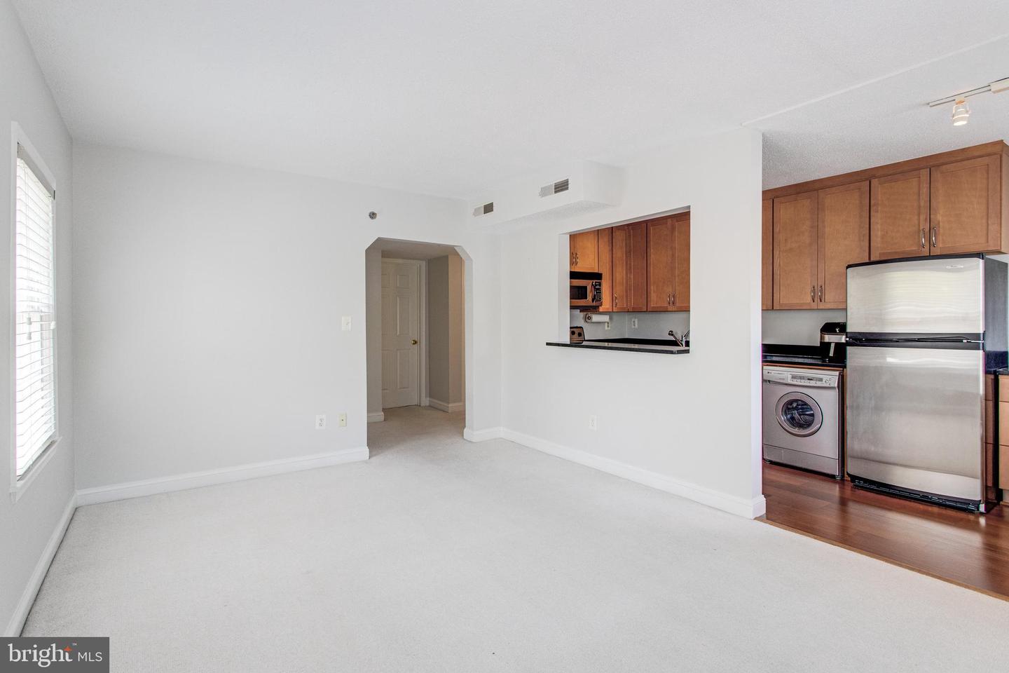 612 BASHFORD LN #1221, ALEXANDRIA, Virginia 22314, 1 Bedroom Bedrooms, ,1 BathroomBathrooms,Residential,For sale,612 BASHFORD LN #1221,VAAX2044066 MLS # VAAX2044066