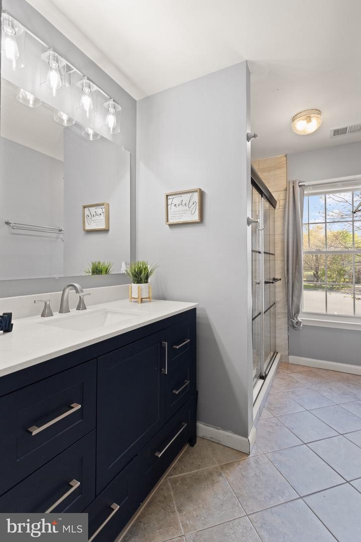 18846 BEATEN PATH CT, TRIANGLE, Virginia 22172, 4 Bedrooms Bedrooms, ,2 BathroomsBathrooms,Residential,For sale,18846 BEATEN PATH CT,VAPW2091776 MLS # VAPW2091776