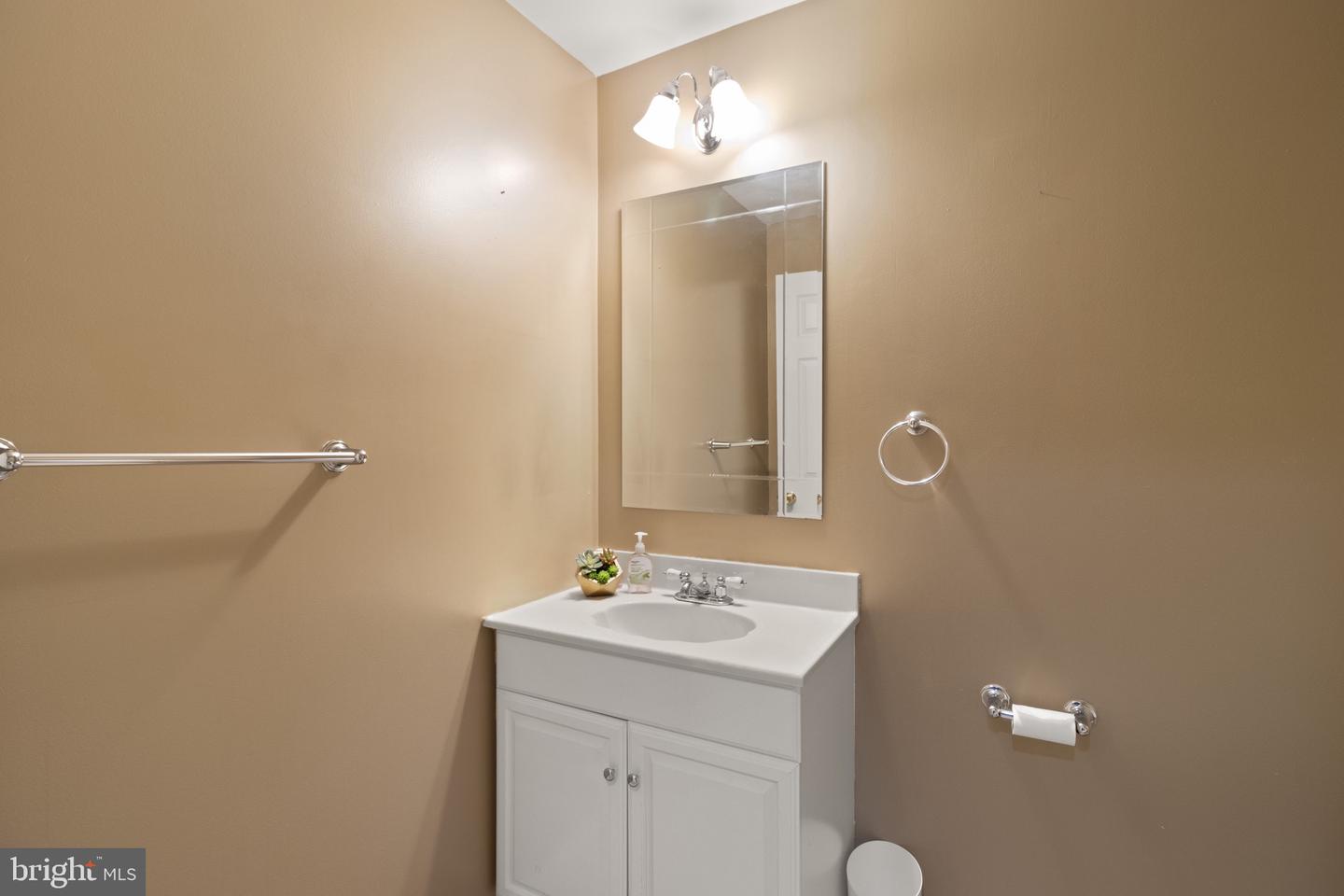 18846 BEATEN PATH CT, TRIANGLE, Virginia 22172, 4 Bedrooms Bedrooms, ,2 BathroomsBathrooms,Residential,For sale,18846 BEATEN PATH CT,VAPW2091776 MLS # VAPW2091776
