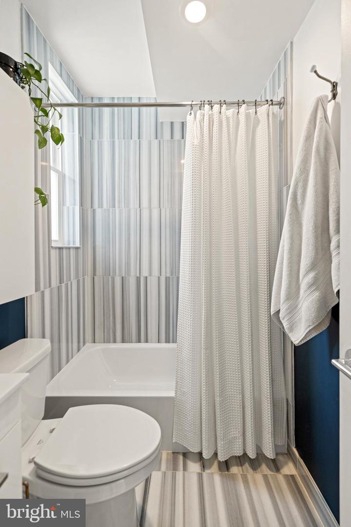 906 GALLATIN ST NW #403, WASHINGTON, District Of Columbia 20011, 2 Bedrooms Bedrooms, ,2 BathroomsBathrooms,Residential,For sale,906 GALLATIN ST NW #403,DCDC2195186 MLS # DCDC2195186