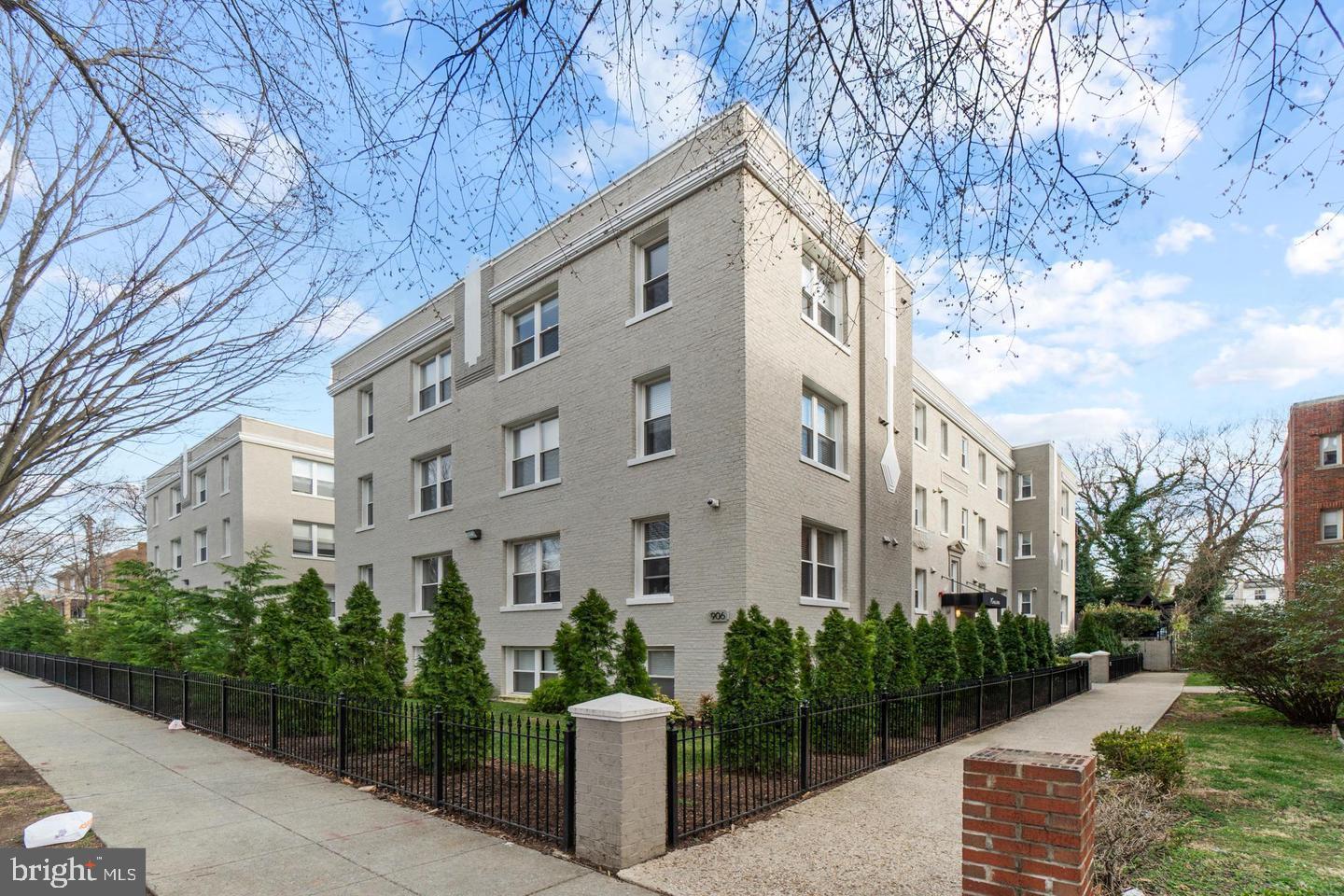 906 GALLATIN ST NW #403, WASHINGTON, District Of Columbia 20011, 2 Bedrooms Bedrooms, ,2 BathroomsBathrooms,Residential,For sale,906 GALLATIN ST NW #403,DCDC2195186 MLS # DCDC2195186