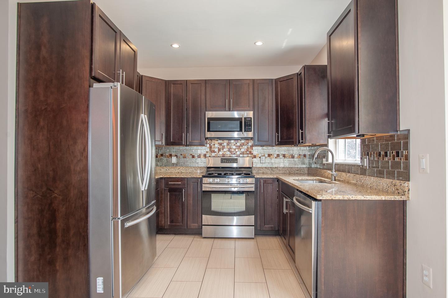6356 DEMME PL, SPRINGFIELD, Virginia 22150, 3 Bedrooms Bedrooms, ,2 BathroomsBathrooms,Residential,For sale,6356 DEMME PL,VAFX2233686 MLS # VAFX2233686
