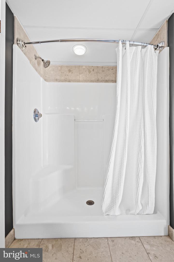 1276 N WAYNE ST #1030, ARLINGTON, Virginia 22201, 2 Bedrooms Bedrooms, ,2 BathroomsBathrooms,Residential,For sale,1276 N WAYNE ST #1030,VAAR2055996 MLS # VAAR2055996