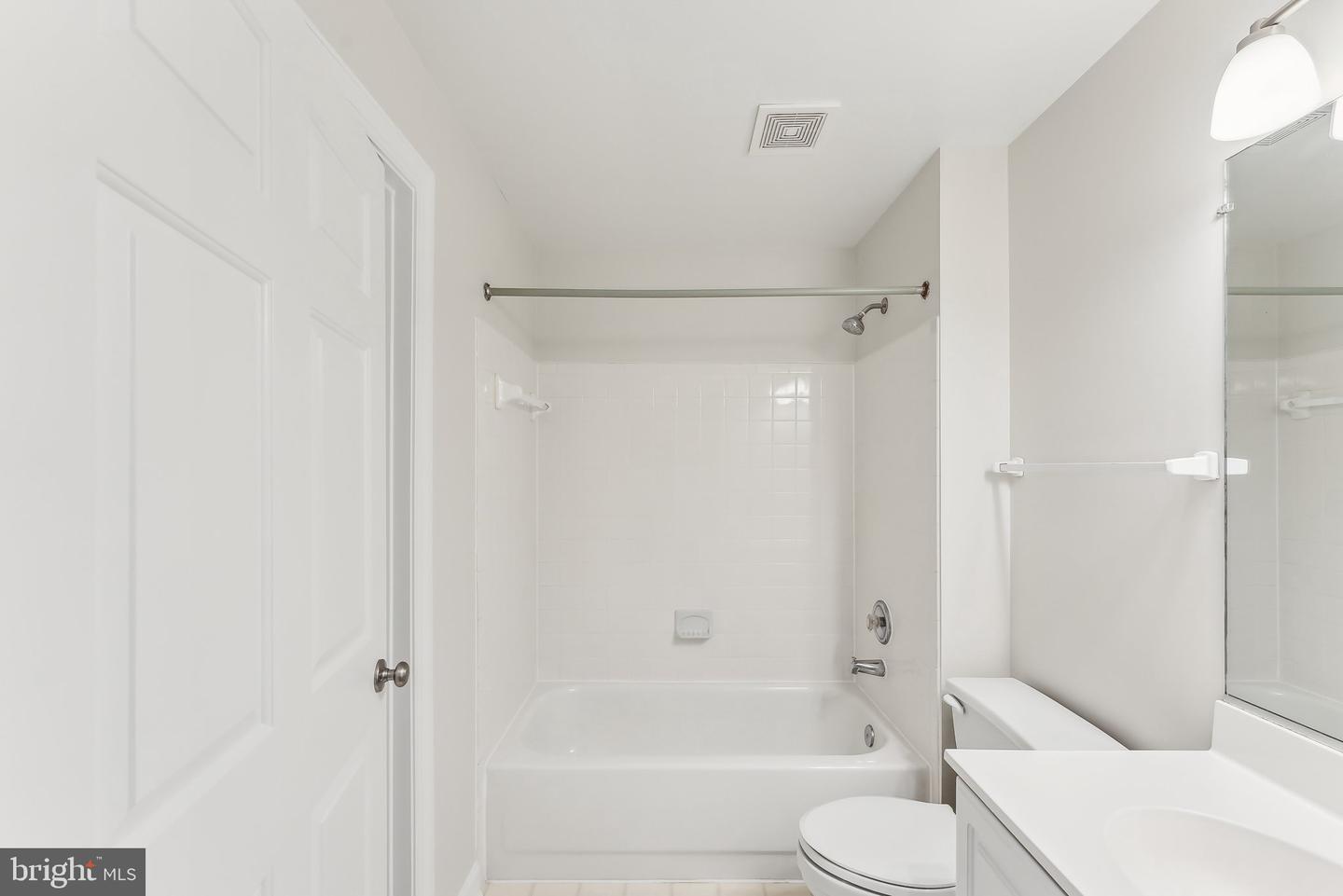 9220-N CARDINAL FOREST LN #N, LORTON, Virginia 22079, 2 Bedrooms Bedrooms, ,2 BathroomsBathrooms,Residential,For sale,9220-N CARDINAL FOREST LN #N,VAFX2234494 MLS # VAFX2234494