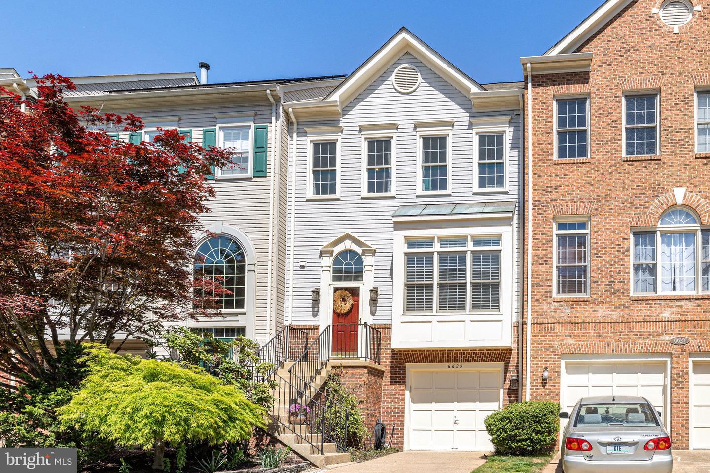 6625 FROST LAKE LN, ALEXANDRIA, Virginia 22315, 3 Bedrooms Bedrooms, ,3 BathroomsBathrooms,Residential,For sale,6625 FROST LAKE LN,VAFX2234272 MLS # VAFX2234272